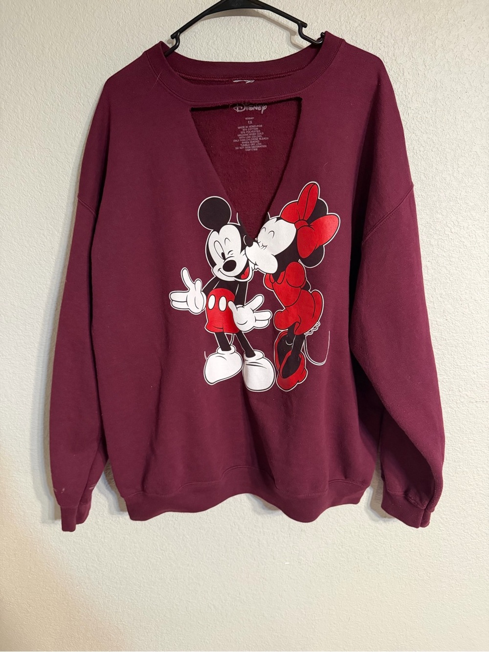 Disney Women's Burgundy Crewneck Mickey & Minnie Kiss Sweatshirt
